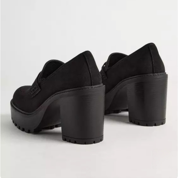 💥Sale💥NWOT Torrid Black Faux Suede Platform Loafers - Picture 3 of 3